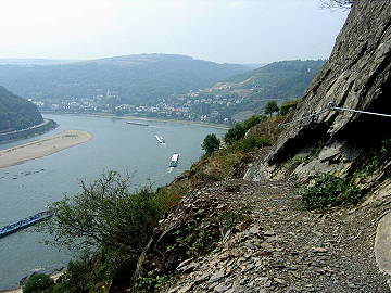 Mit Seilen gesichert