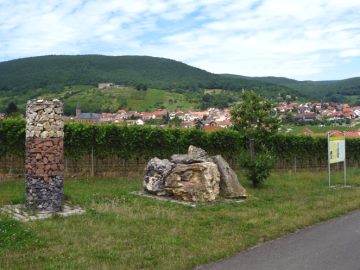Steinsäule und Erdzeitalter
