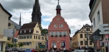 Marktplatz mit altem Rathaus